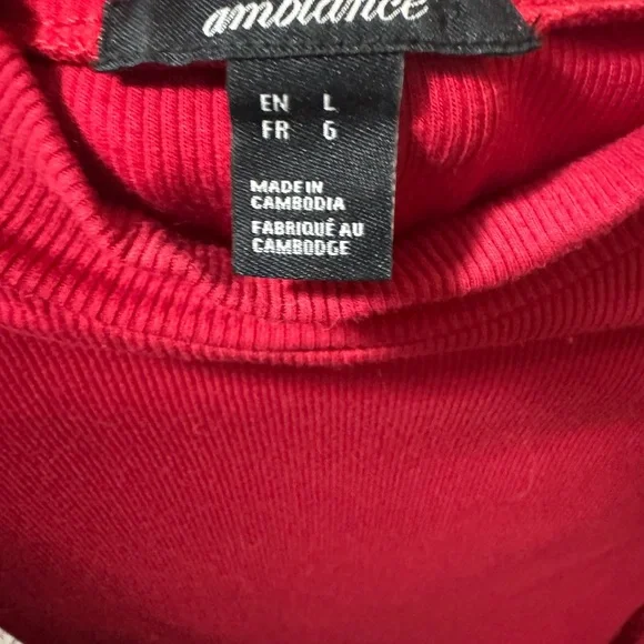 Red Crop Top Ambiance - Picture 4 of 4